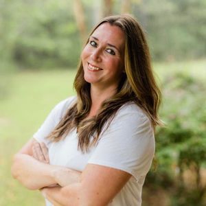 Meet your Posher, Adrianne